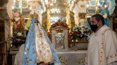 Con la Bajada de la Virgen del Valle, Catamarca comenz� sus fiestas