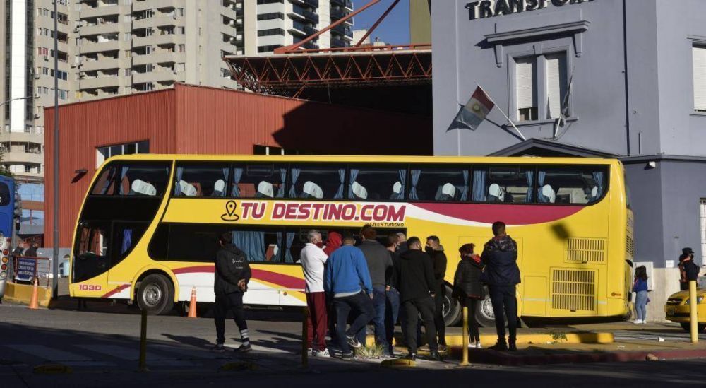 Transportistas privados bloquearon la zona de las terminales de colectivos de Crdoba