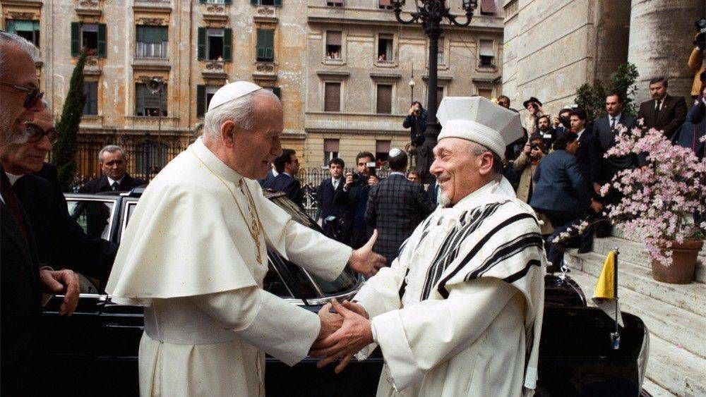 La histrica visita de San Juan Pablo II a la Sinagoga de Roma hace 35 aos