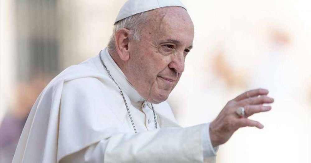 Papa Francisco: La tarea esencial de la Iglesia es rezar y educar a rezar