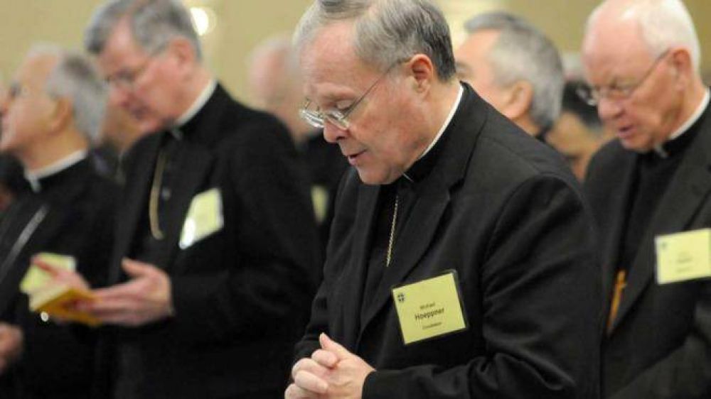 Renuncia el primer obispo estadounidense investigado siguiendo la nueva normativa papal