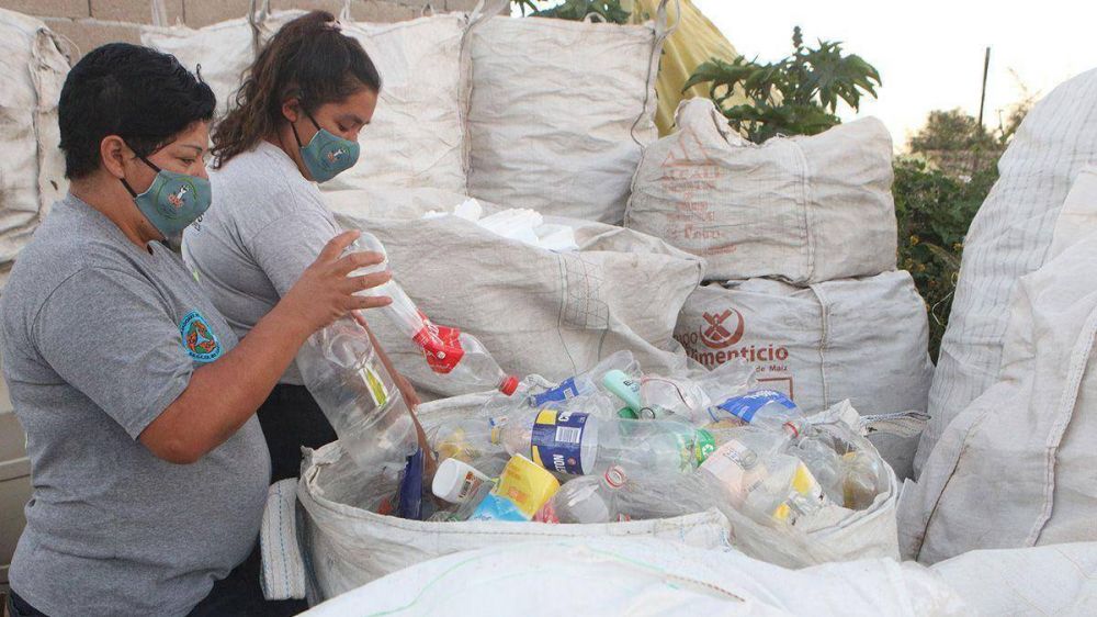 En el Oncativo, un grupo de mujeres apuesta al reciclado como medio de vida