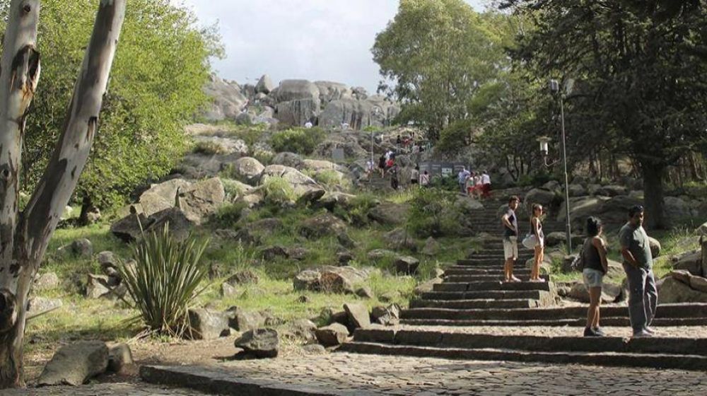 El Municipio comenzar etapa de remodelacin en el parador del cerro La Movediza