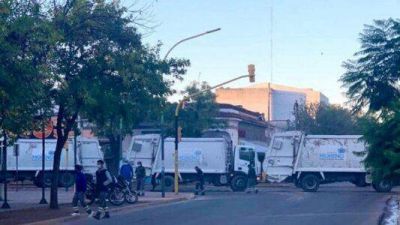 Mariel pag� las deudas a Tr�bol pero Camioneros le reclama a la Intendenta