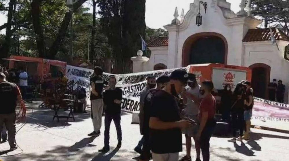Los gastronmicos de Quilmes y del AMBA protestan en Olivos