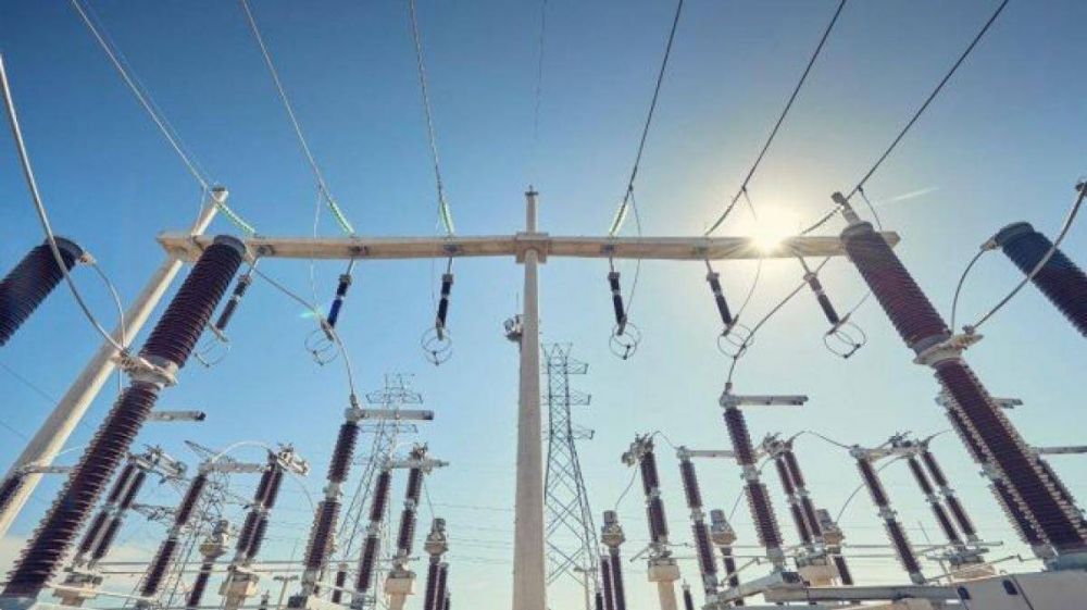 Gobierno bonaerense firm acuerdo con Edelap para dar servicio elctrico a barrios populares