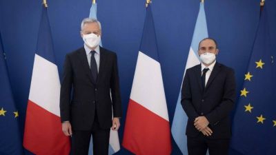 Tras su visita a Francia, Guzm�n ir� a Mosc� para negociar la fabricaci�n en Argentina de la Sputnik V