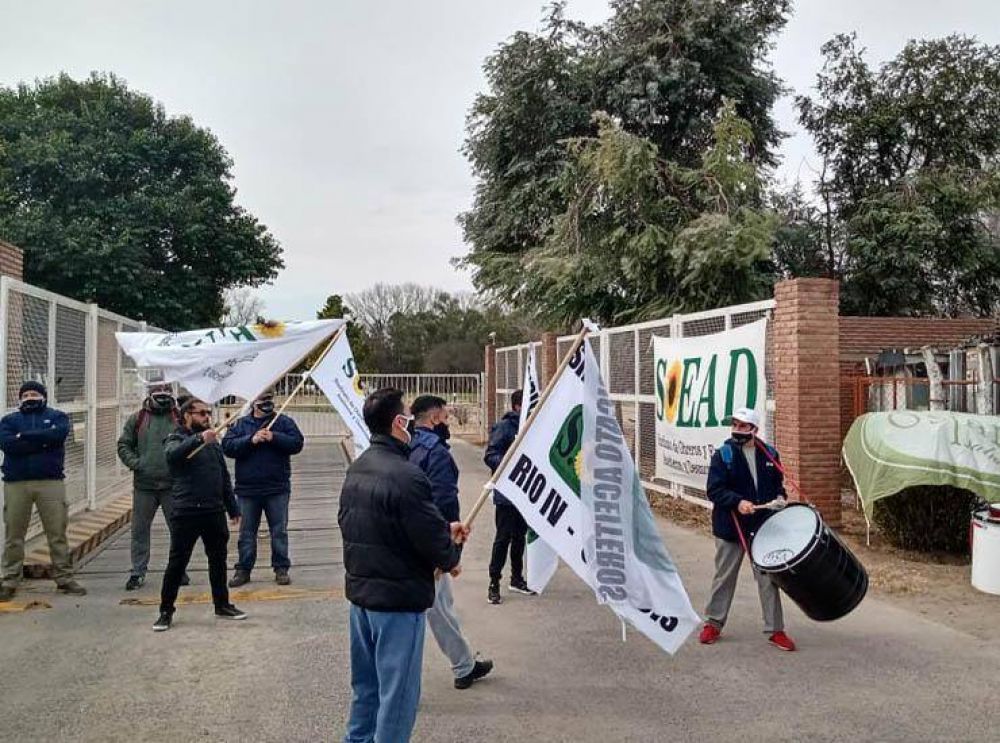 Aceiteros paraliza la planta Villa Mercedes de Danica: Hemos decidido que no vamos a entregar nuestros derechos
