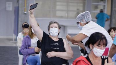 Eficacia, inmunidad y nuevas cepas: las claves de las vacunas que se aplican en Argentina