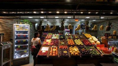 En los �ltimos 4 a�os, el precio de alimentos y bebidas subi� 25 puntos m�s que la inflaci�n general: cu�les fueron los productos que m�s subieron