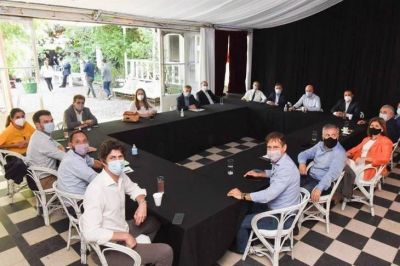 Debate por las clases: el punto de partida para la campa�a electoral de Cambiemos