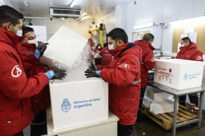Lleg� a C�rdoba un nuevo lote de AstraZeneca: cu�ndo se retoma la vacunaci�n