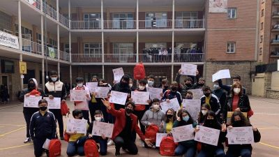 Coca-Cola entrega su premio a j�venes logro�eses por su relato colectivo en la 60 edici�n de su concurso de relato corto