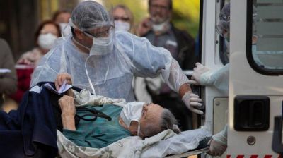 Argentina pas� las 60 mil muertes por COVID y hay m�s de 75% de camas ocupadas en AMBA