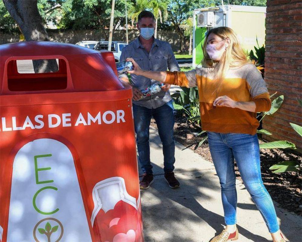 San Fernando instal nuevas campanas de Botellas de amor y ya recicl quince mil kilos de plsticos de un solo uso