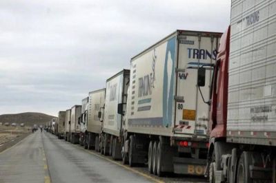 Crisis camionera bilateral: Moyano corta el puente internacional de Paso de los Libres y hay tensi�n con los choferes brasile�os