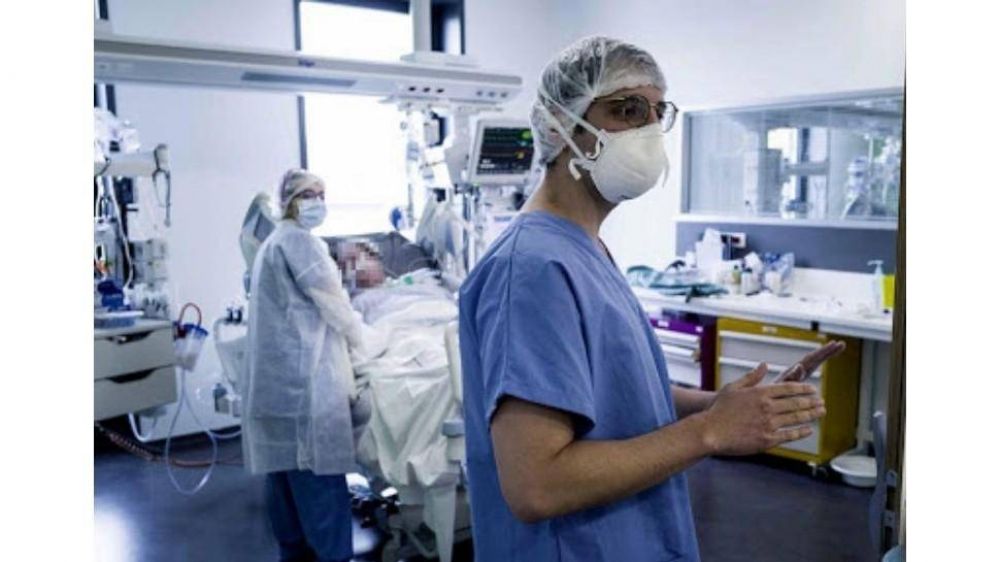 En la segunda ola, baj� la edad promedio de los adultos internados en terapia intensiva