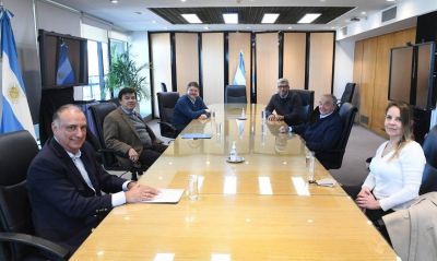 A la espera del cierre paritario, Cavalieri solicit� a Moroni que incorporen a los trabajadores de Comercio en la campa�a de vacunaci�n preventiva