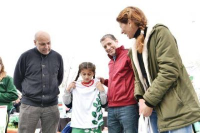 Intendente Gray: �Continuamos mejorando las condiciones edilicias de nuestros clubes�