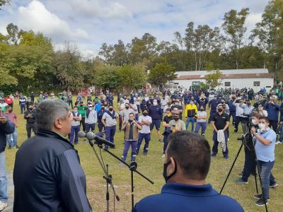 Ultim�tum de Moyano a De Narv�ez: �Si en 48 horas la empresa no paga el dinero de los trabajadores, vamos a determinar un paro general�