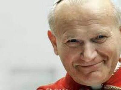 A 7 a�os de su canonizaci�n la voz de San Juan Pablo II sigue resonando, dice postulador