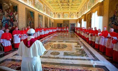 El Papa establece que ning�n trabajador de la Curia pueda recibir regalos superiores a 40 euros