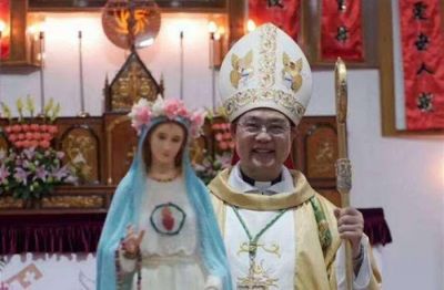 Multado por acoger la misa del obispo clandestino. El Acuerdo China-Vaticano traicionado