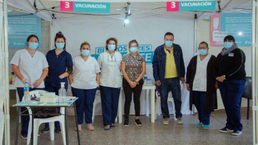 Cffaro visit el centro vacunatorio ubicado en Club Pellegrini