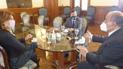 El gobernador Juan Manzur se reunió con autoridades de la Facultad de Ciencias Económicas