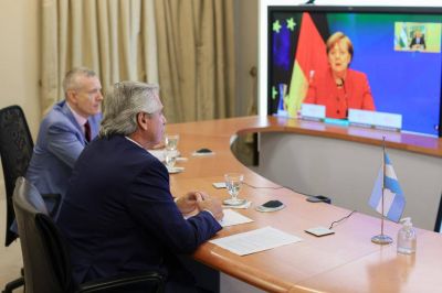 Uno por uno, los superpoderes de Merkel que Alberto quiere por ley
