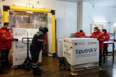 Empiezan a distribuir 650.400 dosis de Sputnik V: C�rdoba recibir� 54 mil