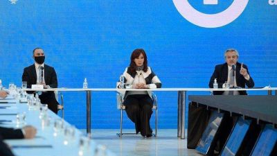 El enigma pol�tico de Basualdo: Alberto Fern�ndez jura que renunciar�, Mart�n Guzm�n que renunci� y Cristina Kirchner que sigue en el cargo