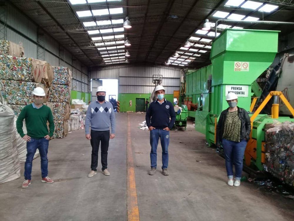 Funcionarios de Coronel Dorrego visitaron Planta de Separacin de Residuos de Tres Arroyos