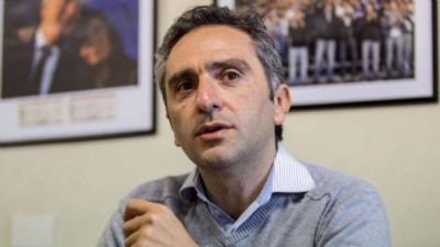 Larroque choca con Naci�n y pide el regreso del IFE: 