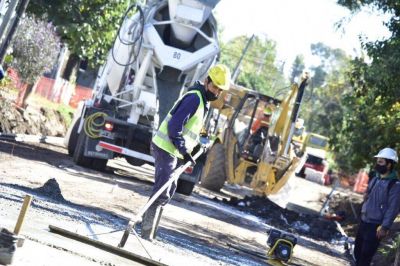 Nueva obra de pavimentaci�n en Villa de Mayo