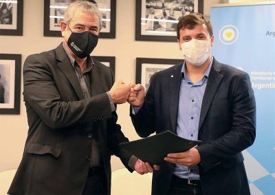 El intendente Chornobroff firm� un acuerdo con el ministro Ferraresi