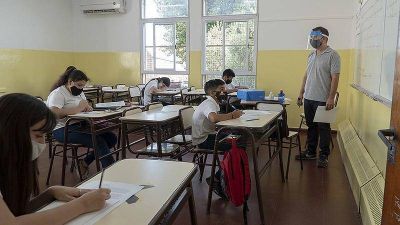  Una jueza pide informes a Vicente L�pez antes de resolver el amparo por clases presenciales