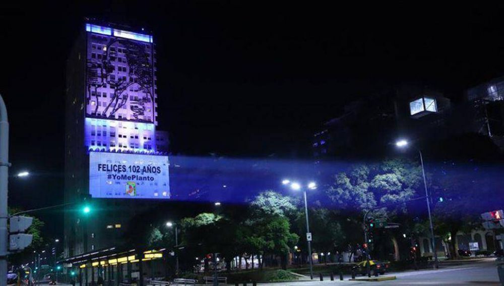 Gray proyect un eslogan contra Mximo Kirchner en la 9 de Julio