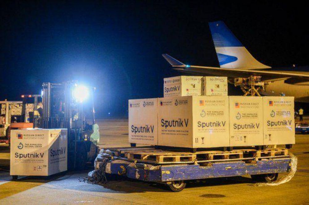 Lleg el vuelo de Aerolneas Argentinas con otras 500 mil dosis de la vacuna Sputnik V