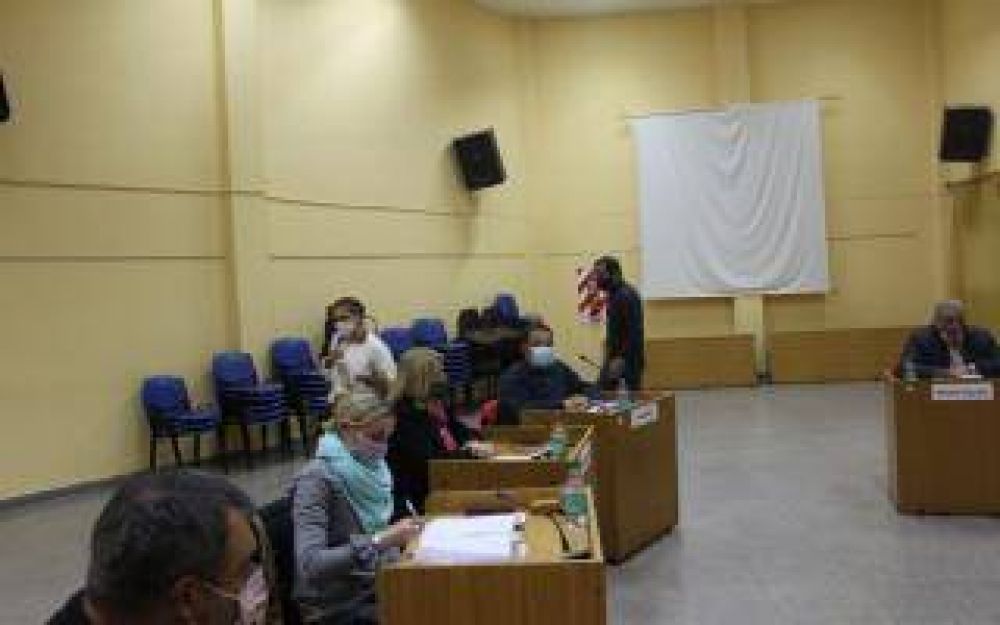 Escndalo en el Concejo Deliberante de Punta Indio: Concejales opositores se levantaron de la sesin