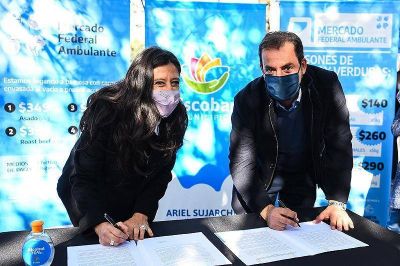 Sujarchuk y Espa�ol firmaron un convenio para desarrollar el Mercado Federal Ambulante en Escobar