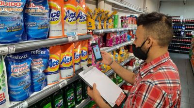 El Gobierno apura acuerdos para congelar precios y conf�a en bajas para alimentos