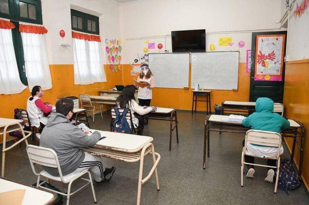 Garantizan presencialidad en escuelas municipales de C�rdoba