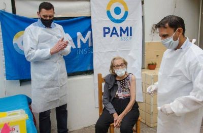 PAMI vacunó en 51 hogares y ahora avanza en instituciones para personas con discapacidad