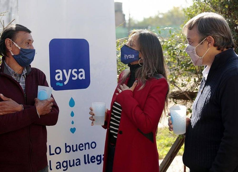 Almirante Brown: Malena Galmarini y Mariano Cascallares habilitaron una red de agua potable para 2500 familias