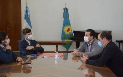 Ghi anunci� un aumento para el personal de salud de Mor�n