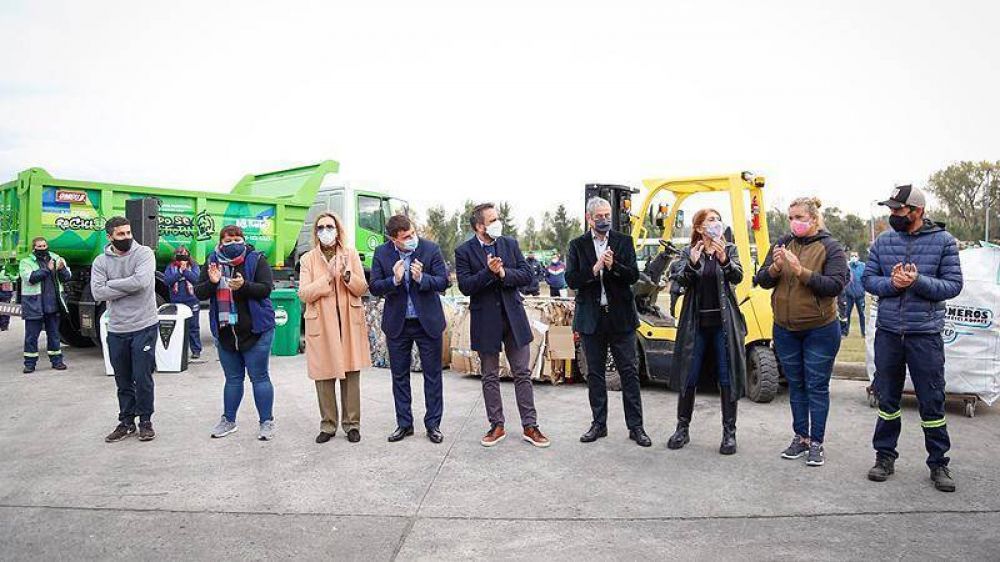 En el Da Mundial del Reciclaje los ministros Cabandi y Ferraresi visitaron el EcoPunto de Avellaneda