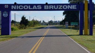 Nicol�s Bruzzone tiene aislados a casi un tercio de los habitantes
