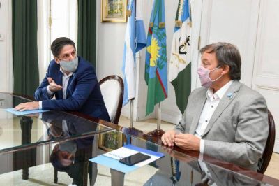 El ministro Trotta inaugur� una escuela y un jard�n en Almirante Brown