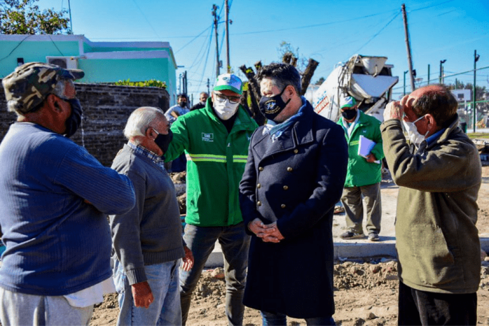 Merlo | Menndez supervis nuevas obras de pavimentacin en la localidad de Pompeya